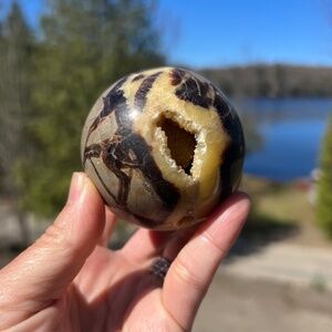 Septarian sphere (f) | crystal